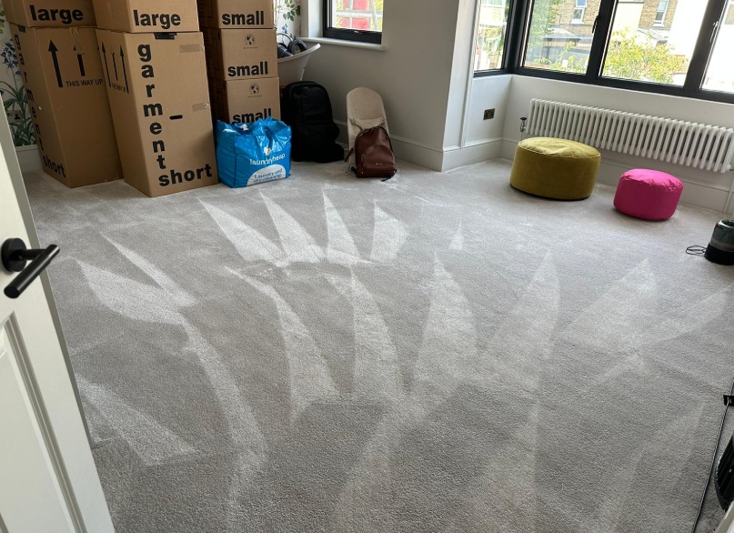 Can I book a move-out clean if my stuff is still there?